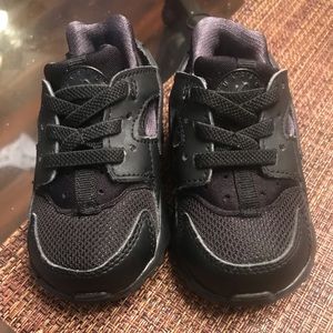 Nike huaraches size 4c